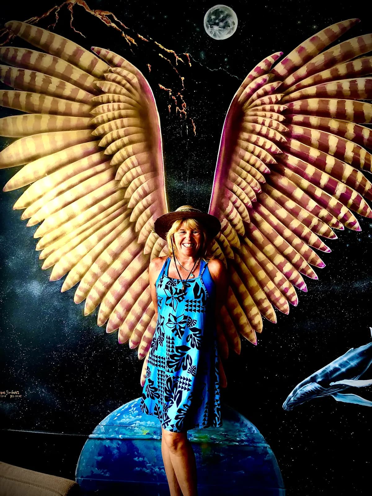 Victoria with wings mural